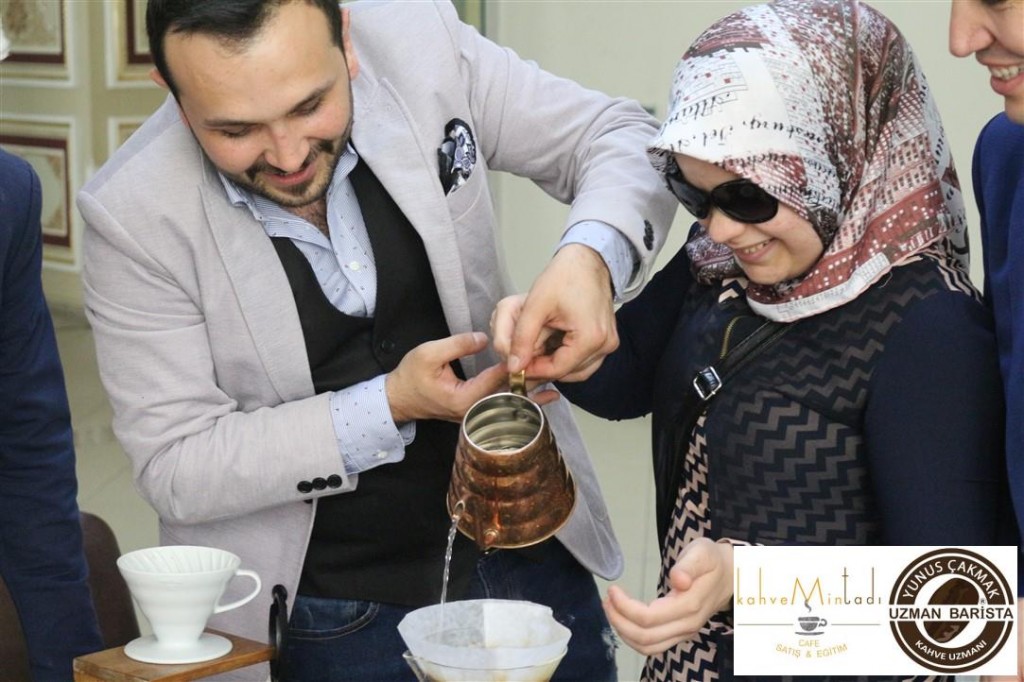 Kahvemin Tadı Barista Eğitmeni Kahve Uzmanı Yunus ÇAKMAK Görme Engelliler Projesi (29)